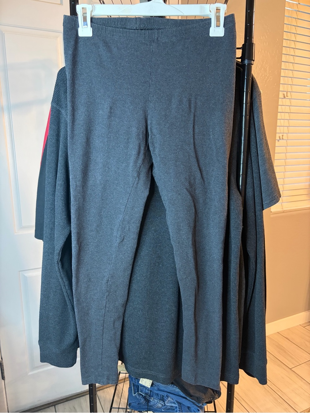 Vera Wang Charcoal Knit Leggings